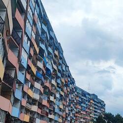 Wie viele Menschen mögen da wohnen?