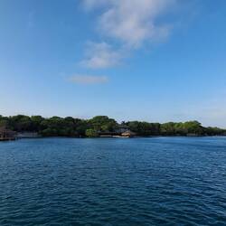 Unser wunderschöner Ankerplatz vor der Isla grande de Rosario
