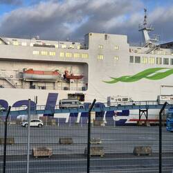Die Nachbarfähre wird beladen ⛴️