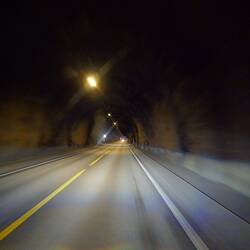 Tunnel an Tunnel