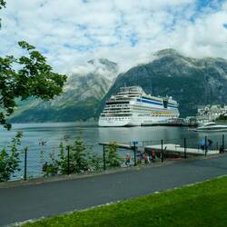 Am Eidfjord sind Kreuzfahrer ausgekippt.