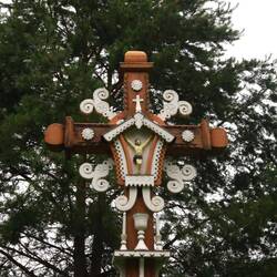 Typisches Weg kreuz