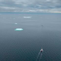 The convoy enters the Franklin Bay.