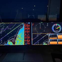 Nightshift. SOG lingers around 10 knots. Note the darkness of night: welcome back in the south!