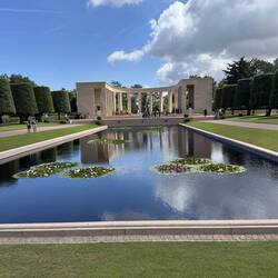 Am Ende der Anlage steht man vor dem Denkmal "The Spirit of American Youth"