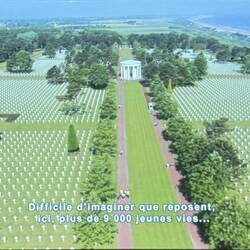 Insgesamt sind auf dem Friedhof 9.400 Soldaten beigesetzt. Die erste Gründung des Friedhof war 1944