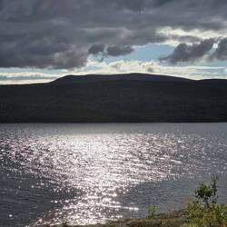 Sehr ruhige Nacht an diesem Stausee verbracht
