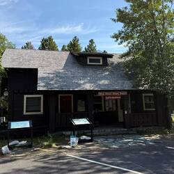 die Ranger Station von Many Glacier