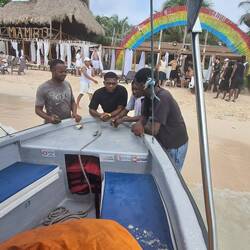 Unser Schnellboot noch vor der Füllung mit über 20 Personen