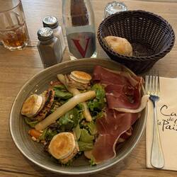 Goat cheese, asparagus and Pine Nut salad