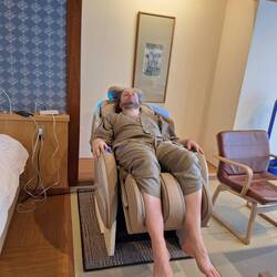 Unser Zimmer hat auch einen Massagesessel ..