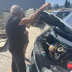 Mechaniker am Werk 👨‍🔧
