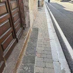 These people must be tiny because their sidewalks are 1/3 the width of ours
