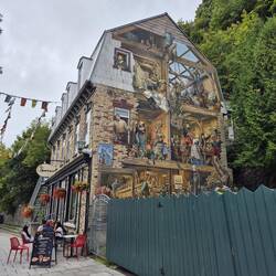 Lovely murals everywhere.