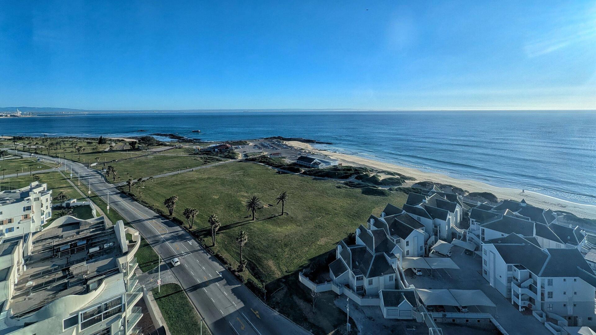 View from 14th for of Radisson