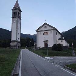 Turm und Kirche getrennt