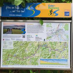 Es gibt einen schönen Trailhead.