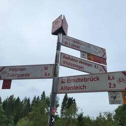 Hier treffe ich auf den Rothaarsteig.