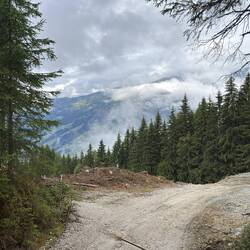 Hier wird an der neuen Piste gearbeitet