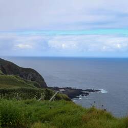 Blick auf Ponta da Ferraria (Aussichtsplatz: Miradouro da Ponta do Escalvado)