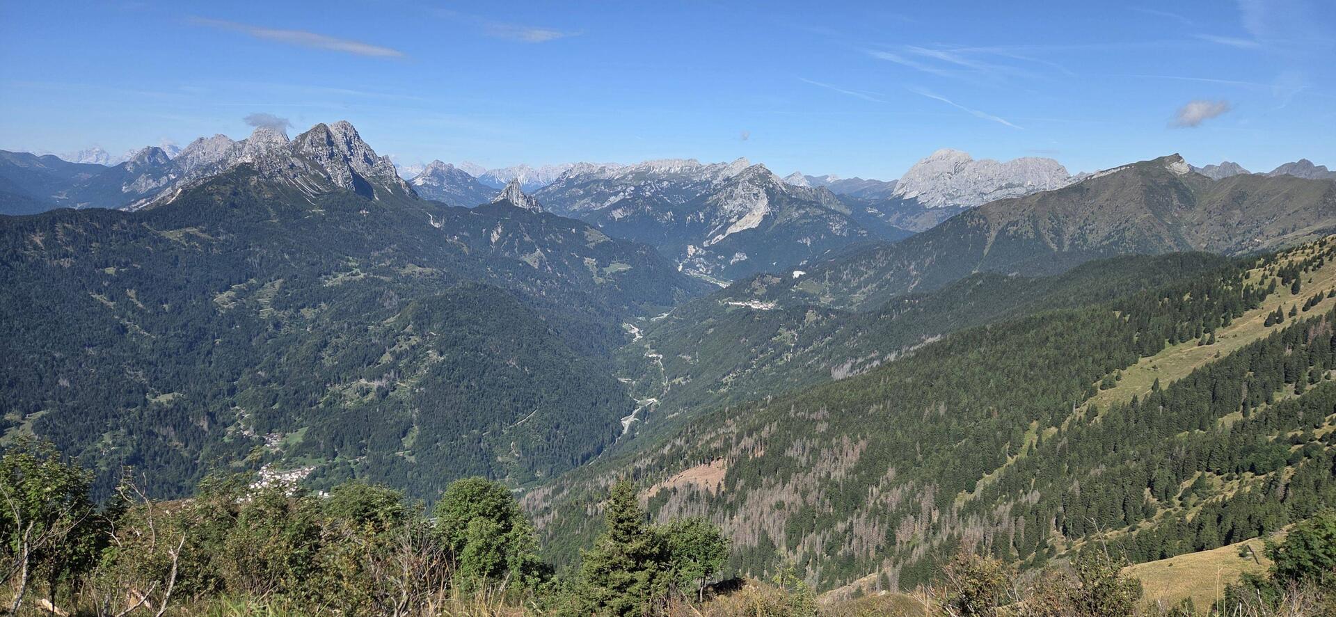 Modelbahnpanorama aus knapp 2000m Höhe