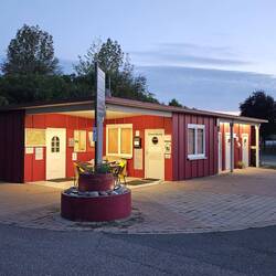 Wohnmobilhafen neben der Therme