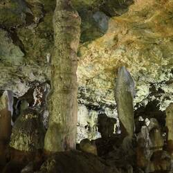 Tropfsteine in der Nebelhöhle