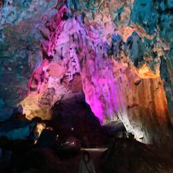 Lichtinstallation in der Nebelhöhle