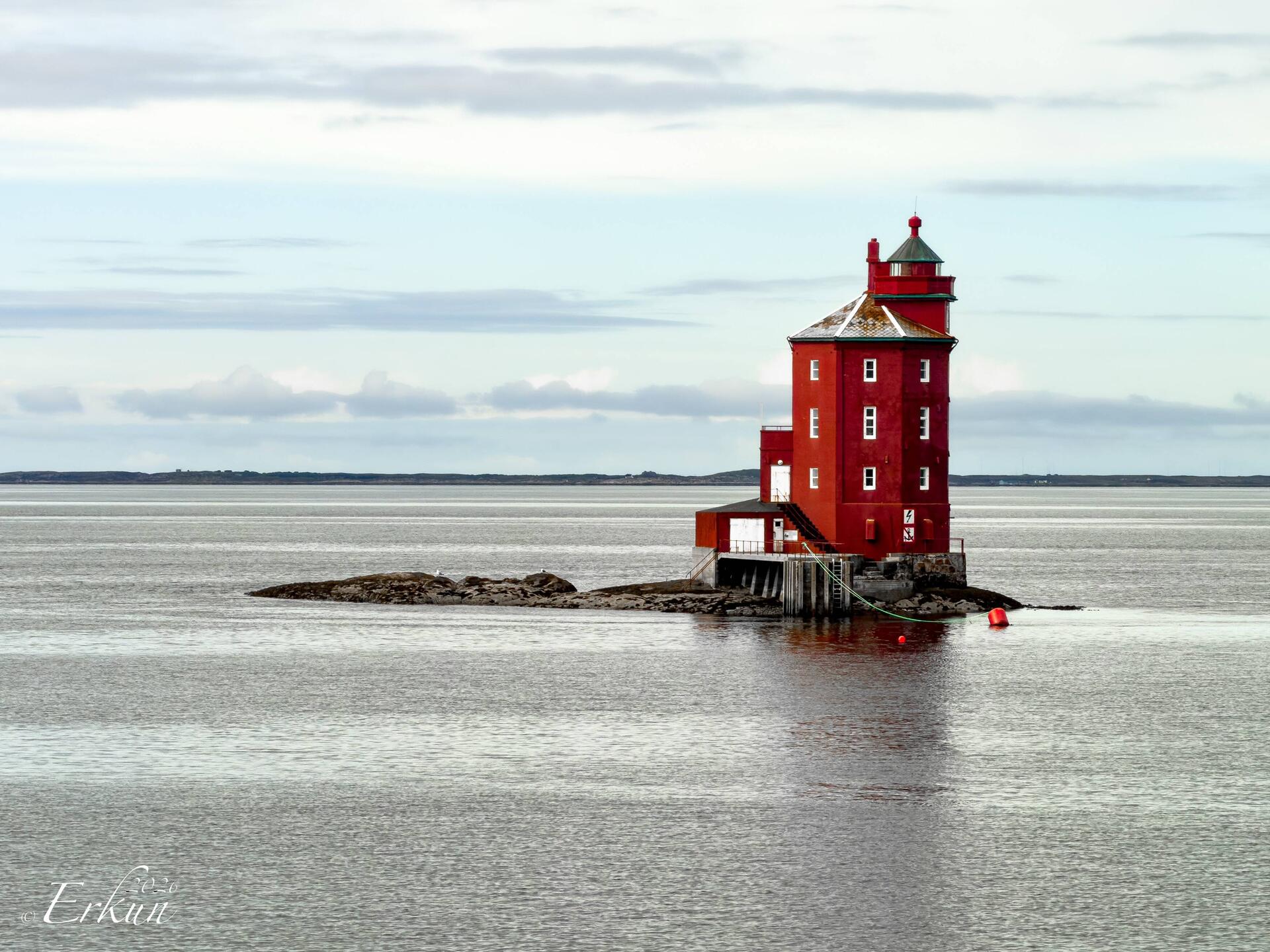 Built in 1880, the Kjeungskjær Lighthouse sits on a rock near Brekstad.