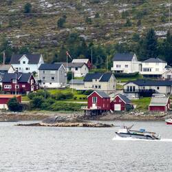 Cruising along the coast of Norway en route to Rørvik.