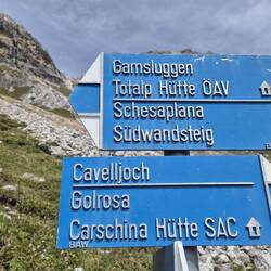 Alpine Trittsicherheit erforderlich.