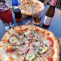 Wood-fired pizza!! Yum!!