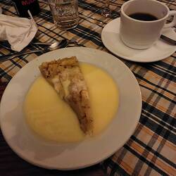 Apple pie with custard