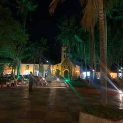 Plaza grande in Salento am Abend