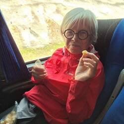 Während Raphaela die warmen, salzigen "Teigknöpfle" mit Marmeladenfüllung feierte,
