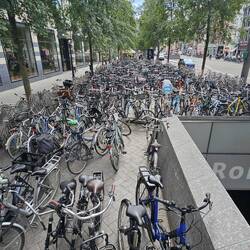 und wo genau steht mein Velo ???