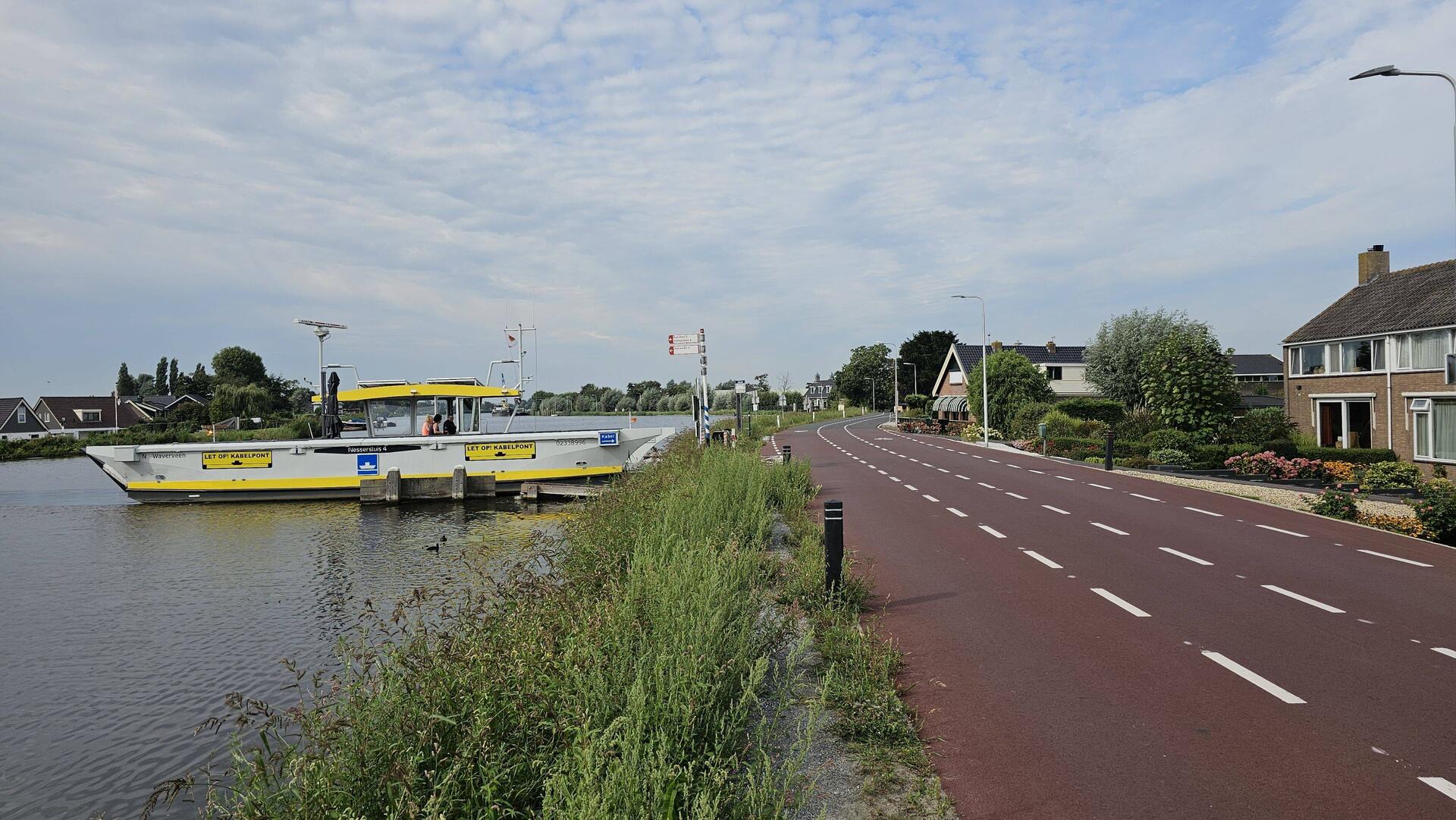 mit der Fähre überquerten wir den Kanal