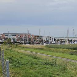 am Hafen von Ditzum