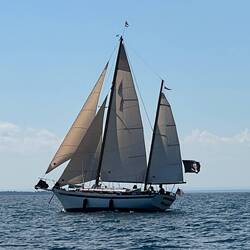 Sailing ship "Starling". Tour boat out of Bayfield.