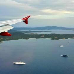 Die Schönen und die Reichen mit ihren Spielzeugen im Golfo di Olbia