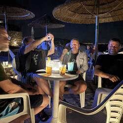 Die Bar im Oberdeck des Kreuzfahrtschiffs