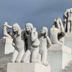 3 der 36 Figurengruppen