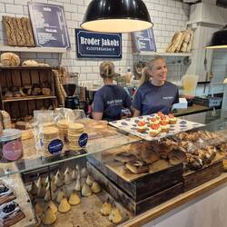 "Einmal alles zum hier essen, bitte"
