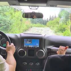 Offroad mit dem Jeep unterwegs.