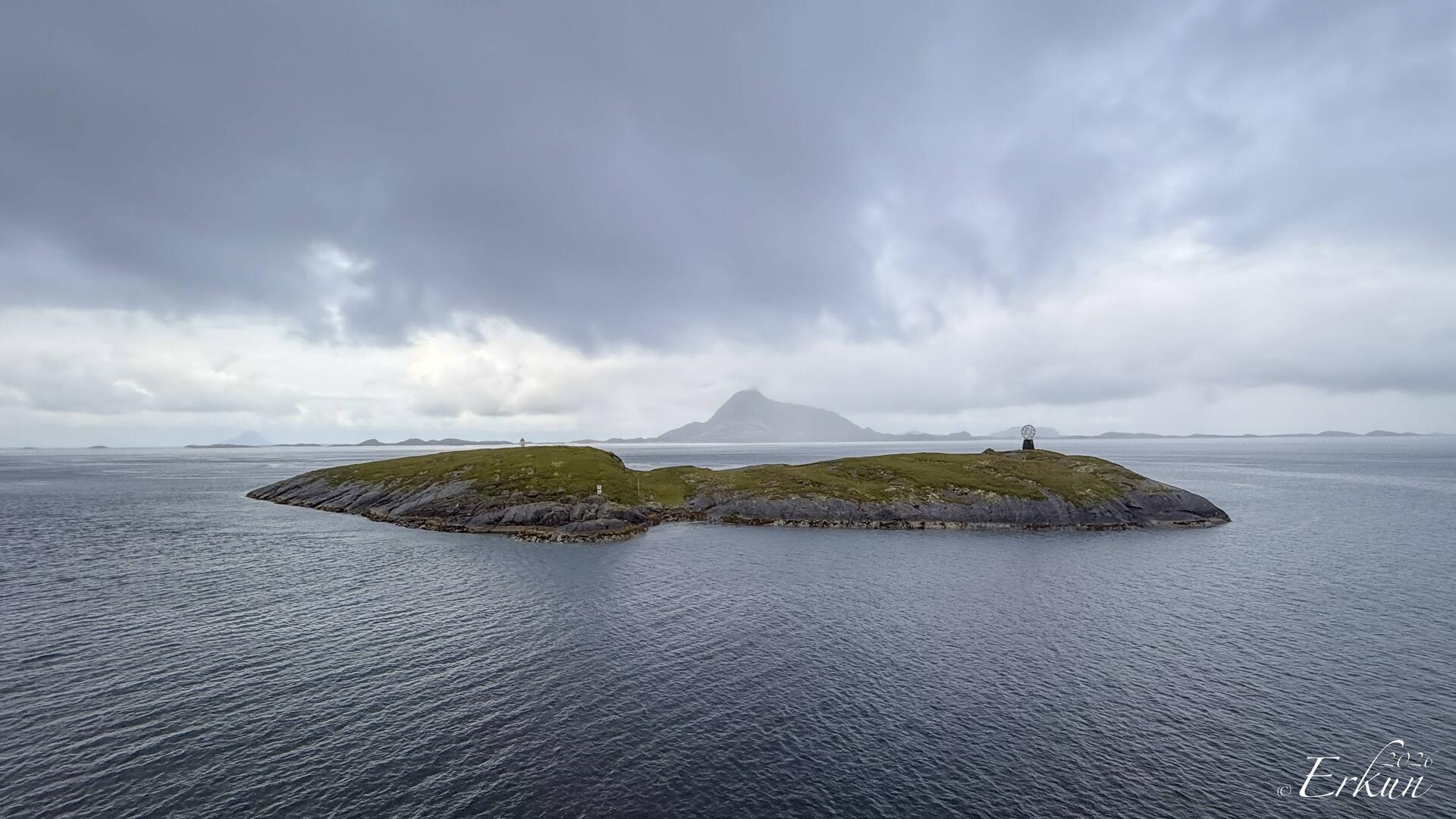 The generally accepted latitude of the Arctic Circle is marked with a globe.