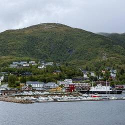 Scenery as m/s Havila Castor approaches Ørnes.