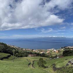 S.Miguel Arcanjo, im Hintergrund São Jorge