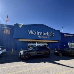 Im Gegenstz zu Amerik kann man im Walmart in Kanada tatsächlich kontaktlos bezahlen. 🙏🏻