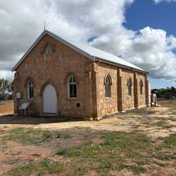 Naraling hall/church