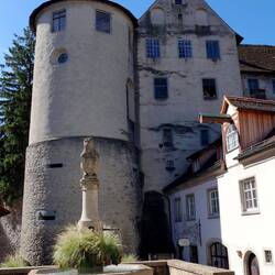 Bärenbrunnen vor der Burg Meersburg